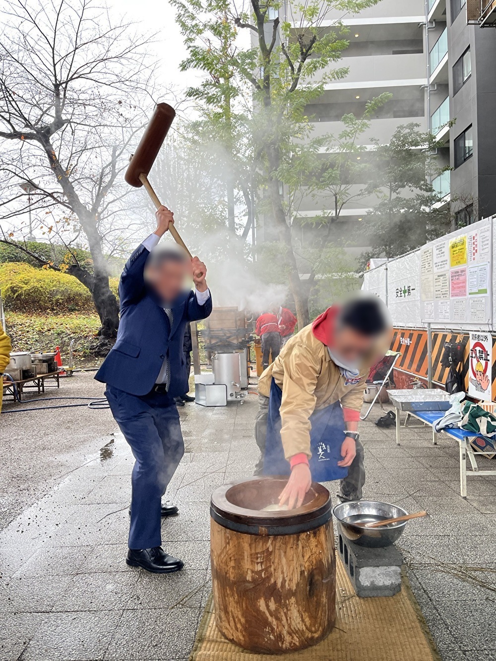 餅つきイベントに参加しました。